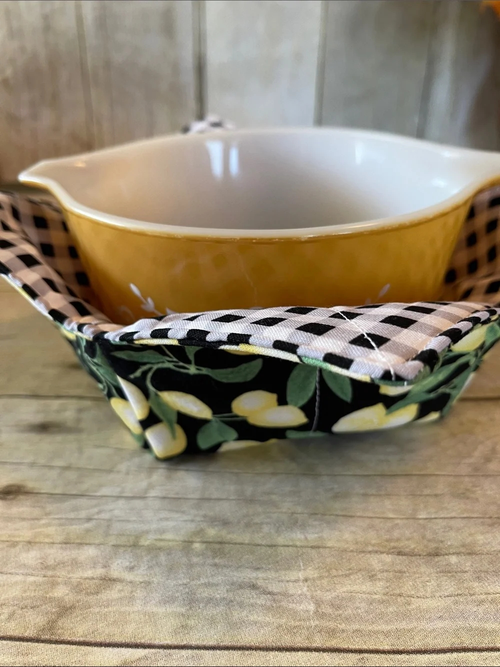 Microwave /Ice Cream Bowl Cozy Reversible Yellow & Black Lemons